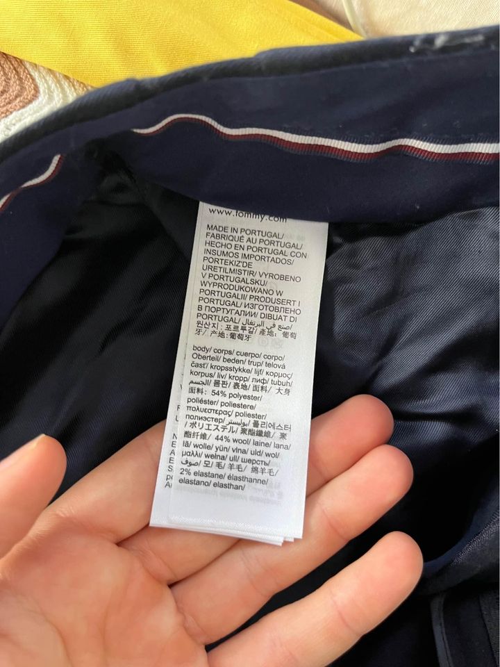 Tommy Hilfiger Navy Pants - size 32