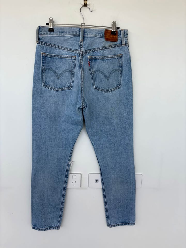 Levi Jeans - size 27