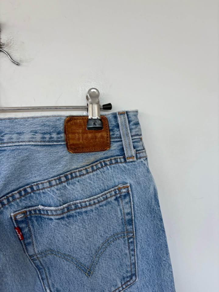 Levi Jeans - size 27