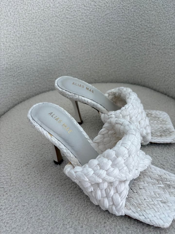 Alias Mae Heels - size 36