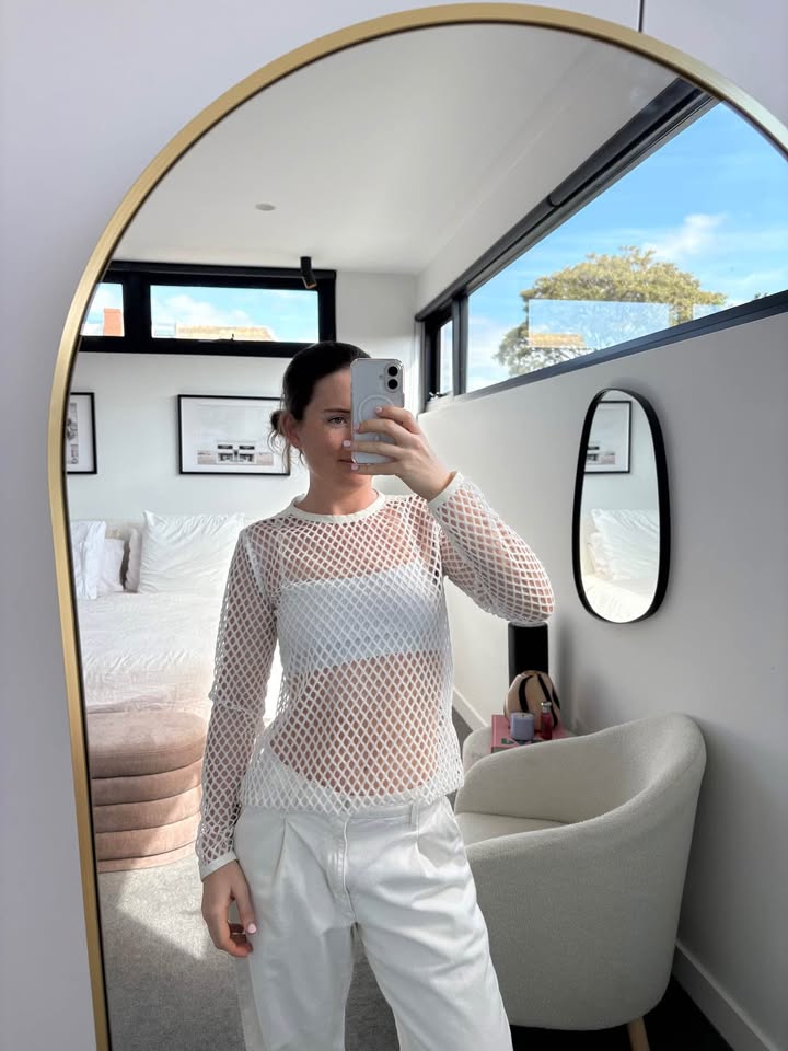 Manning Cartell Mesh Top - size 12