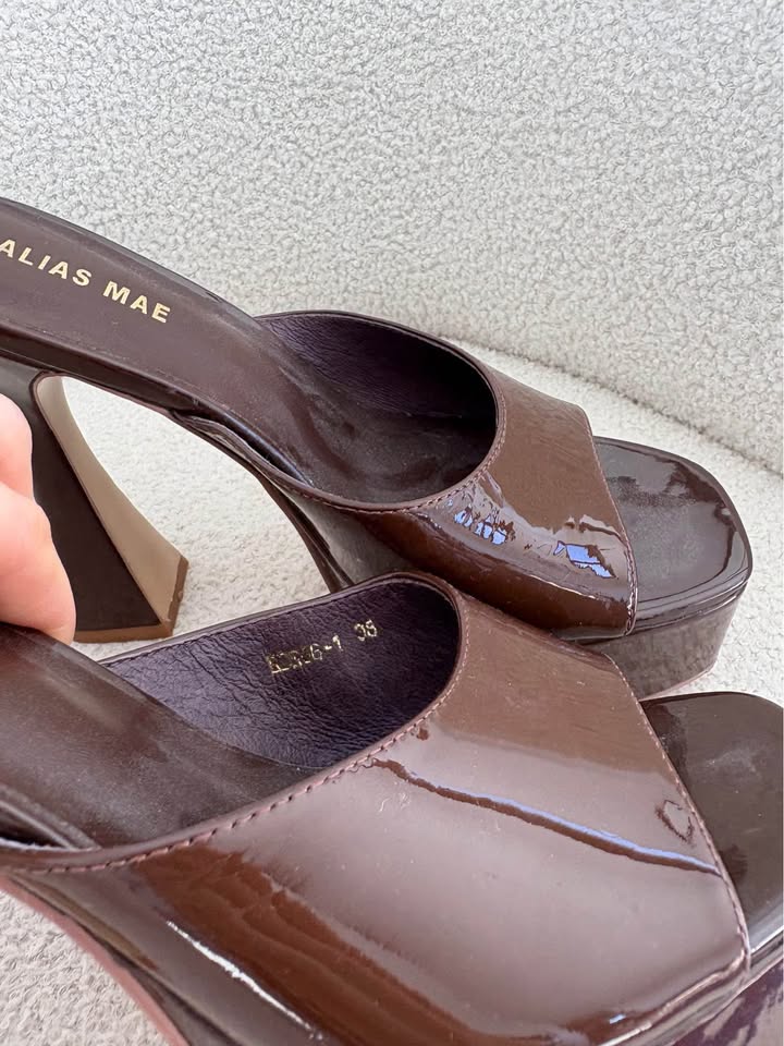 Alias Mae Heels - size 38