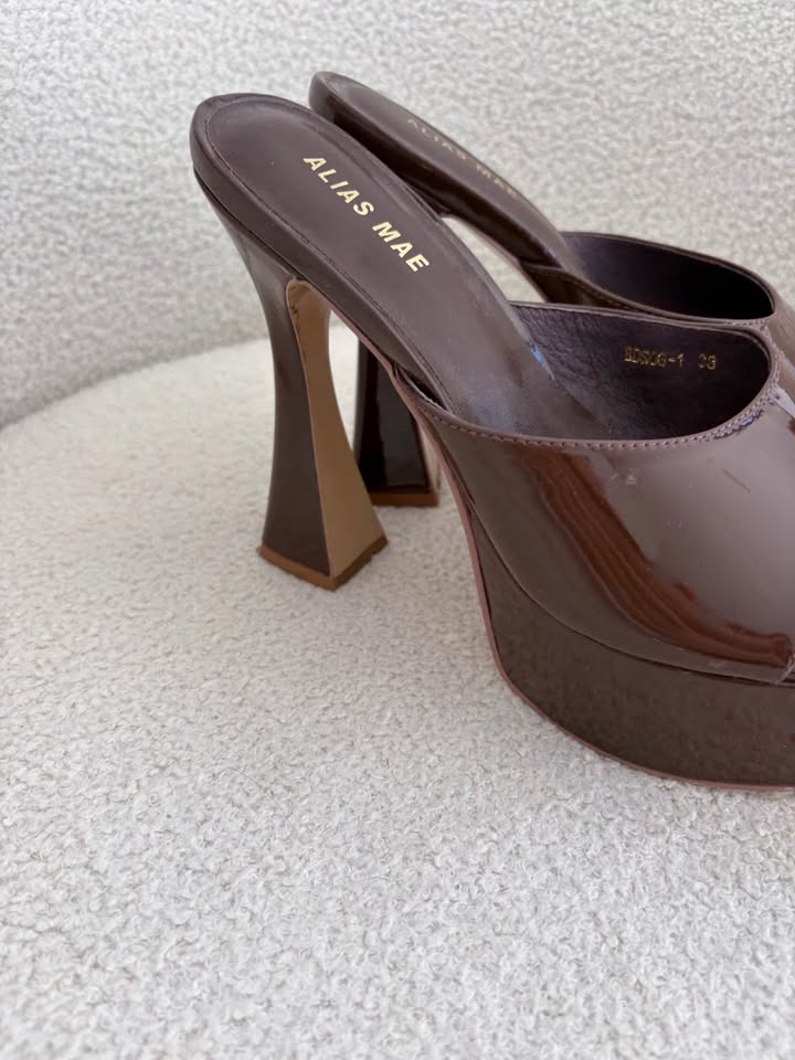 Alias Mae Heels - size 38