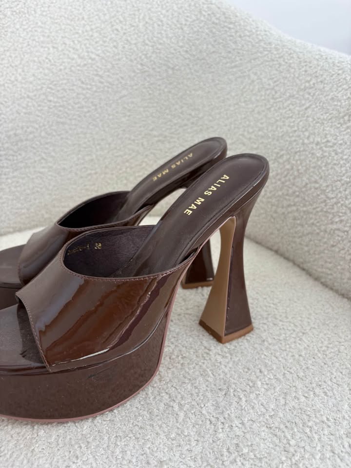 Alias Mae Heels - size 38