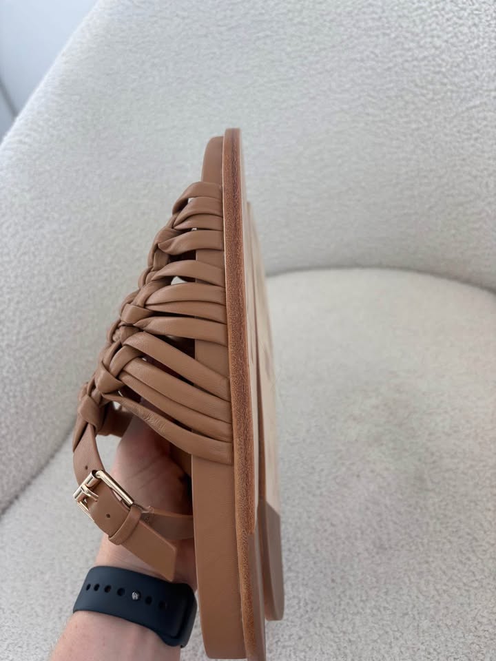 Witchery Sandal - size 39