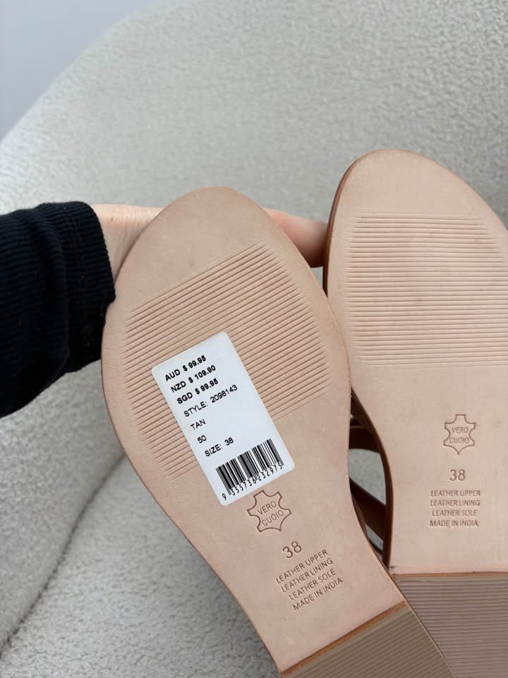 Seed Sandals - size 38 BRAND NEW