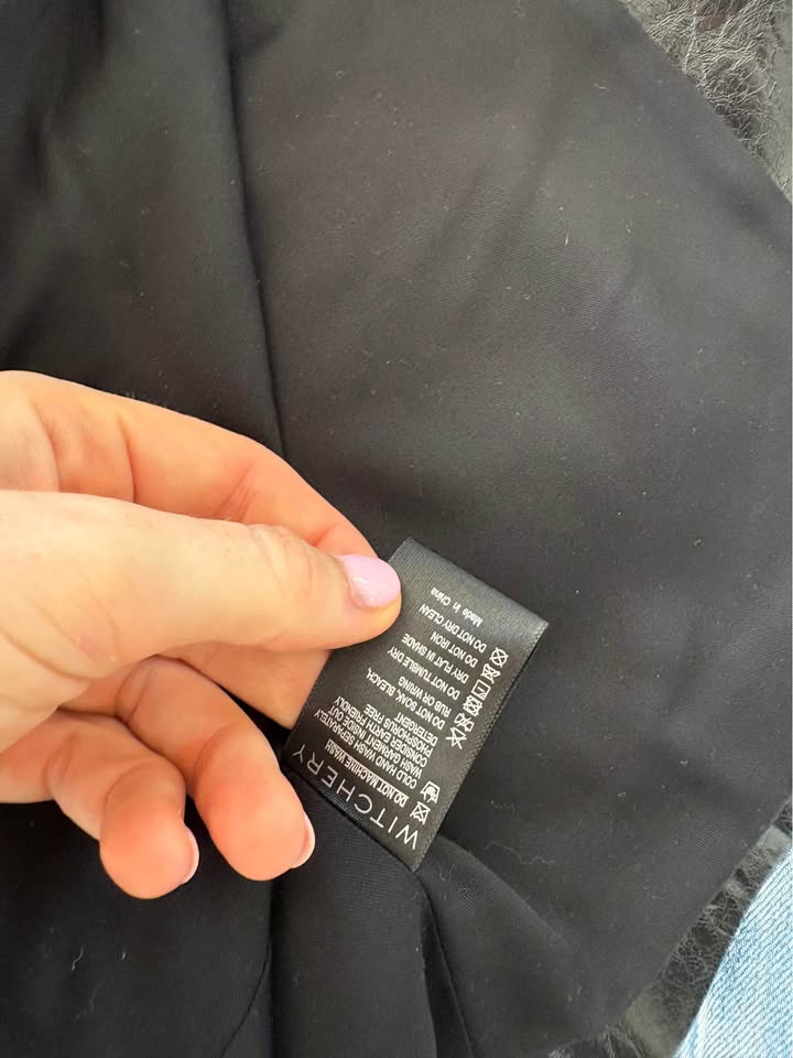 Witchery Skirt - size 4 BNWT