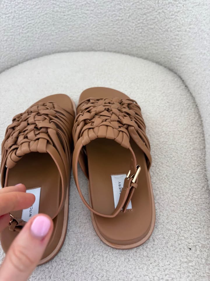 Witchery Sandal - size 39