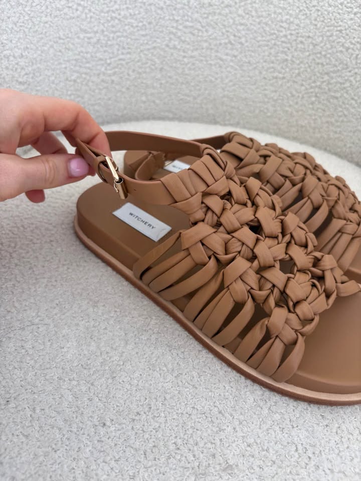 Witchery Sandal - size 39