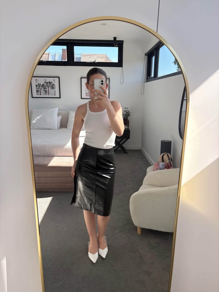 Witchery Skirt - size 4 BNWT