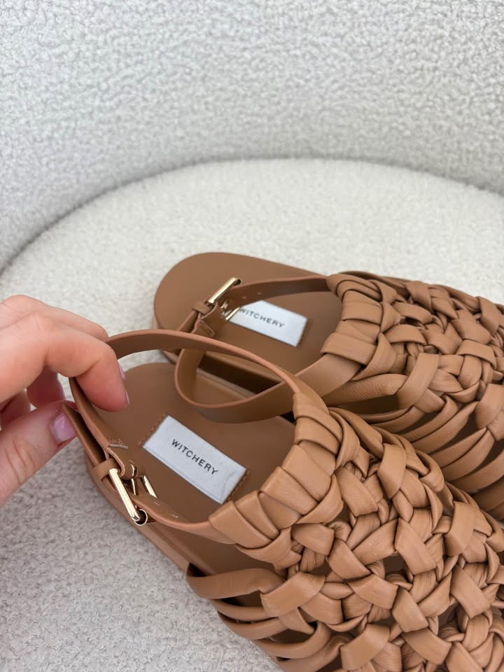 Witchery Sandal - size 39