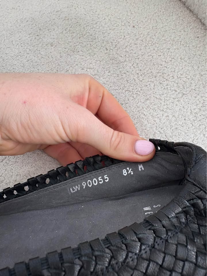 Stuart Weitzman Flats - size 8.5