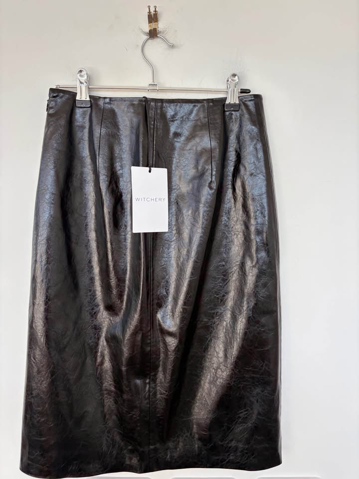 Witchery Skirt - size 4 BNWT