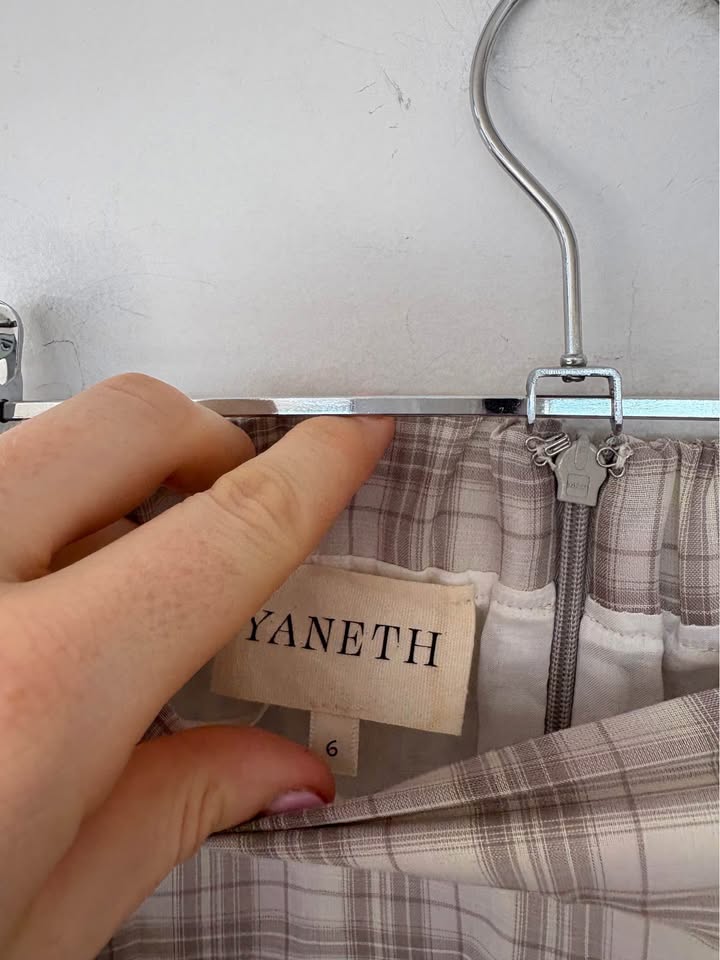 Yaneth Skirt - size 6