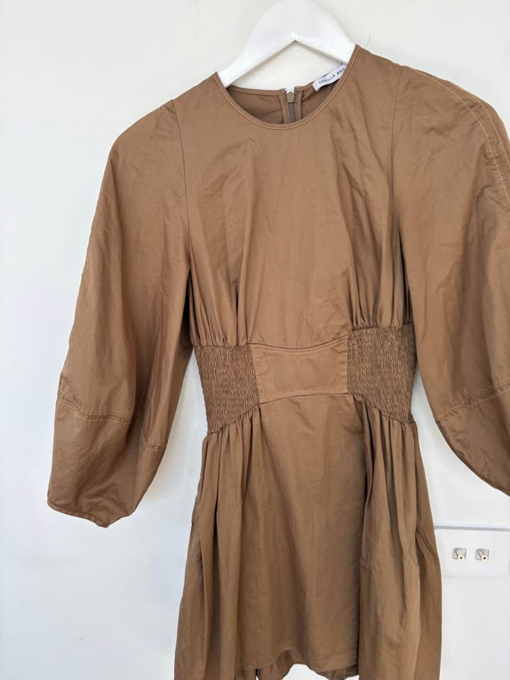 Camilla and Marc Mini - size 6
