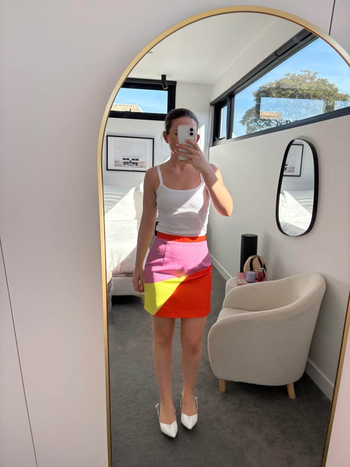 By Johnny Skirt - size 8