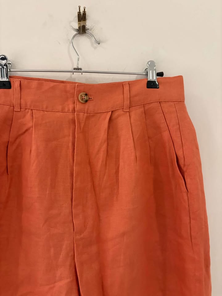 Reformation Shorts - size 6 (10 aus)