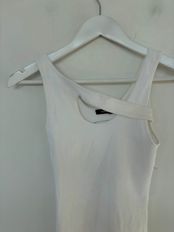 Bassike Tank - size 0