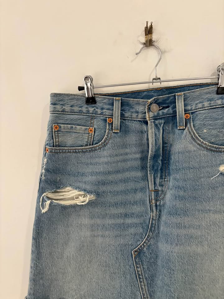 Levi Denim Skirt - size 30