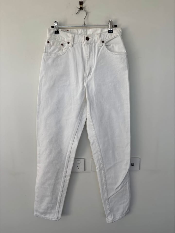 Levi’s White Jeans - size 28