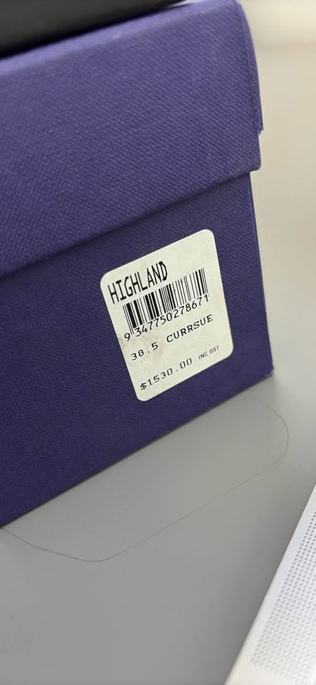 Stuart Weitzman Boots - size 38.5