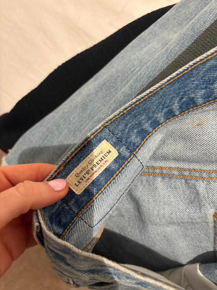 Levi Denim Skirt - size 30