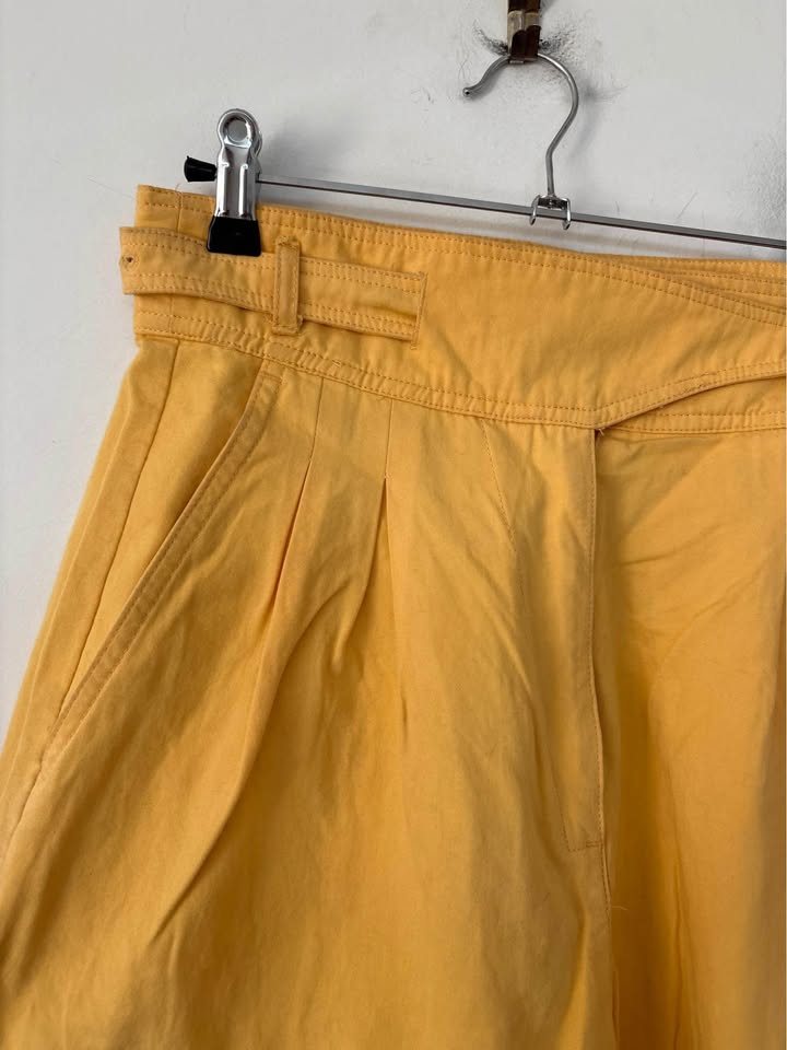 Rowie Shorts - size small