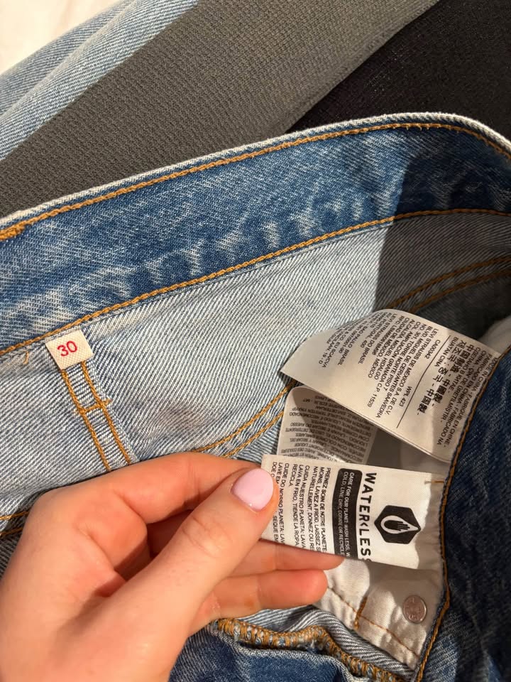 Levi Denim Skirt - size 30