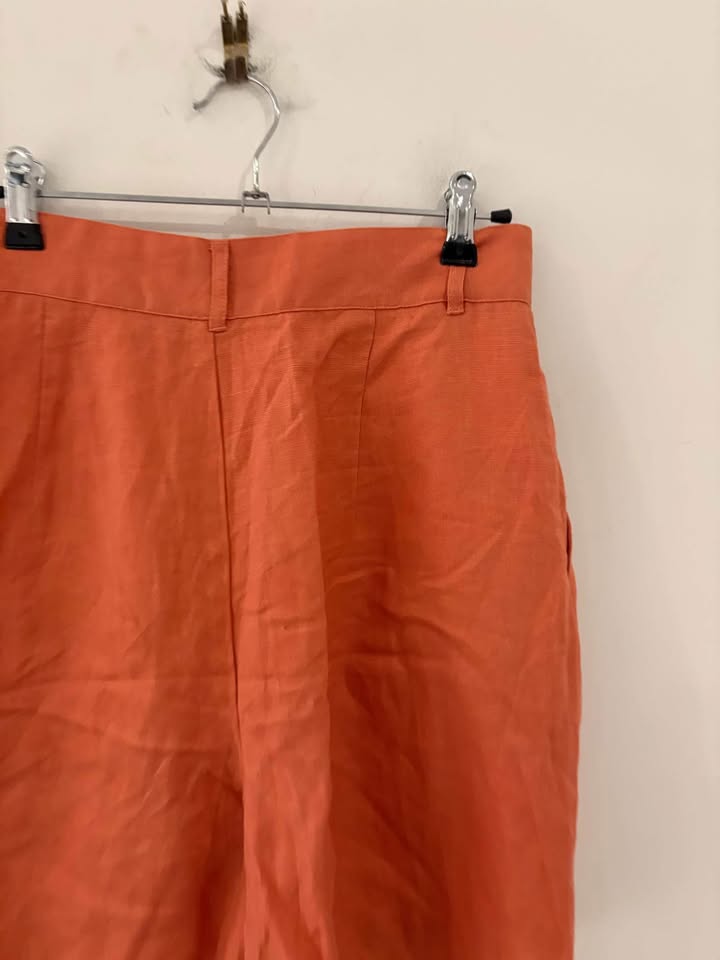 Reformation Shorts - size 6 (10 aus)