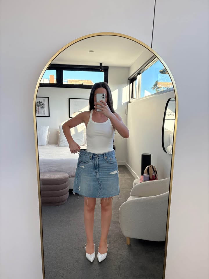 Levi Denim Skirt - size 30