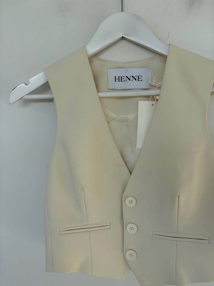 Henne Vest - size 6
