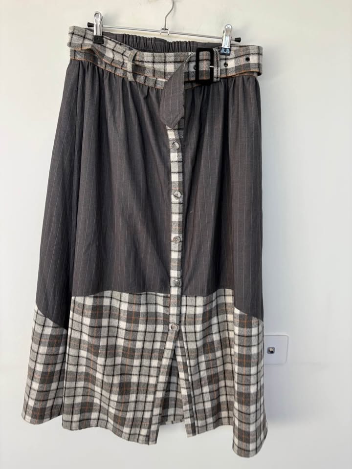 Barry Made Skirt - size small