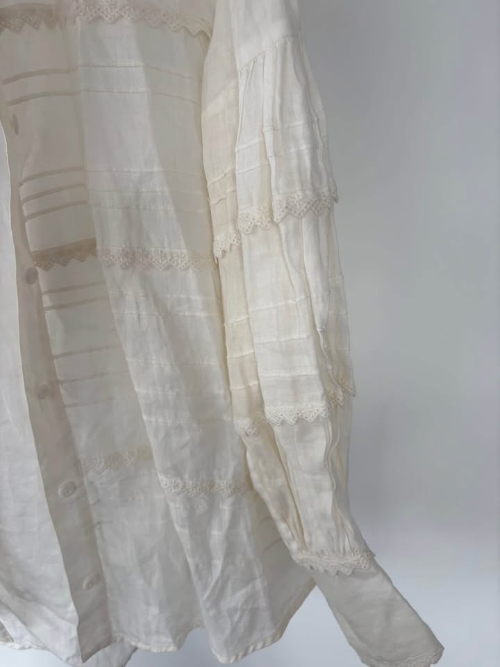 Lee MATTHEWS Blouse - size 8