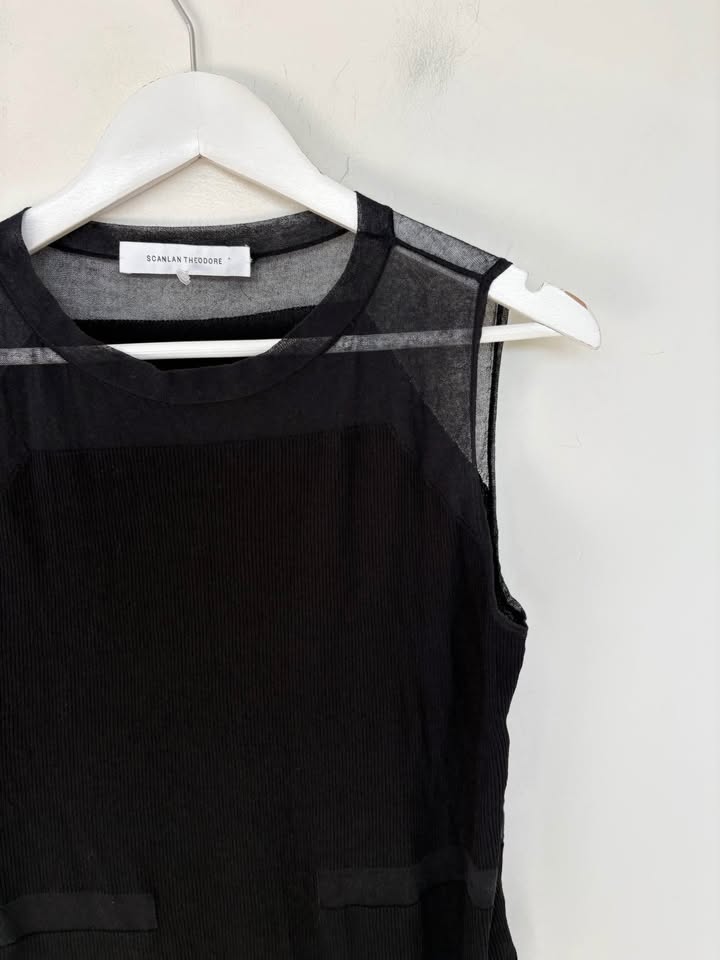 Scanlan Theodore Tank - size medium