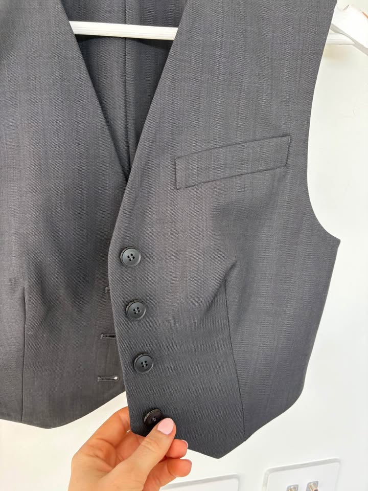 Camilla and Marc vest - size 8