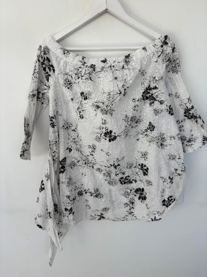 Scanlan Theodore Blouse - size sm