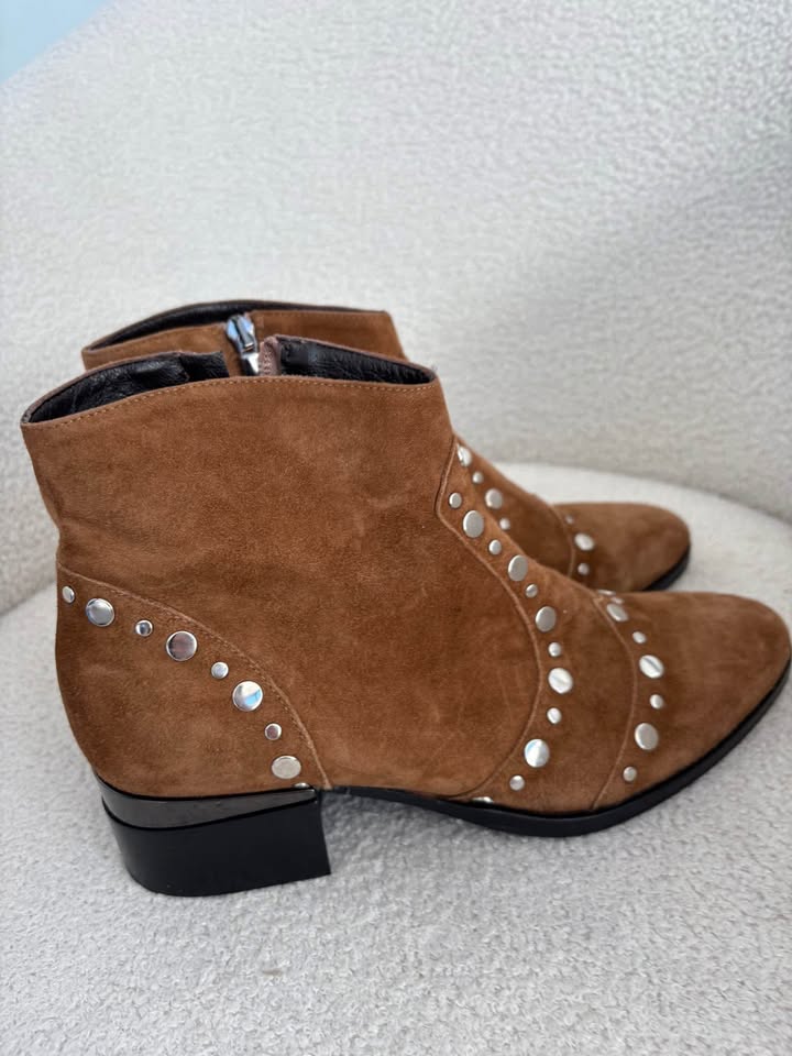 Laura Bella Boots - size 40