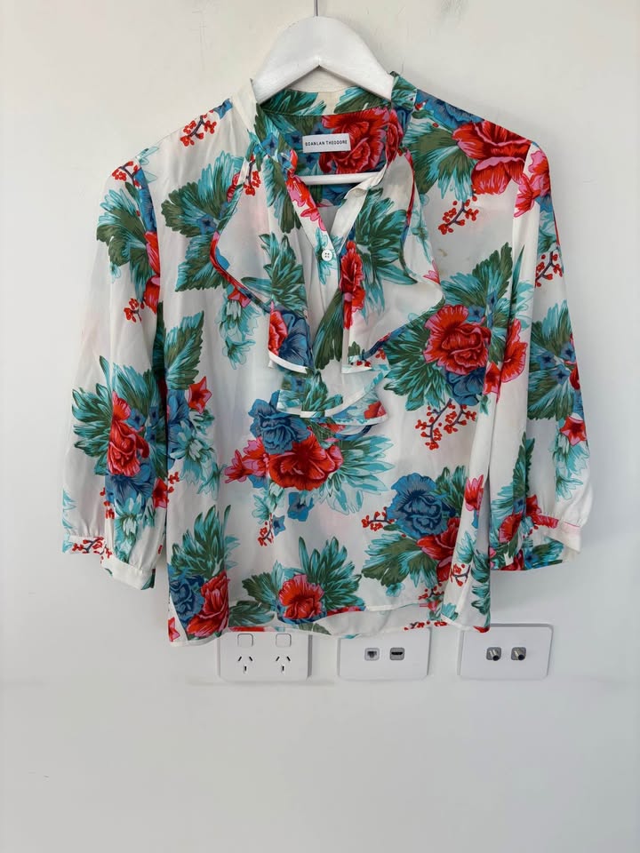 Scanlan Theodore Silk Blouse - size 8