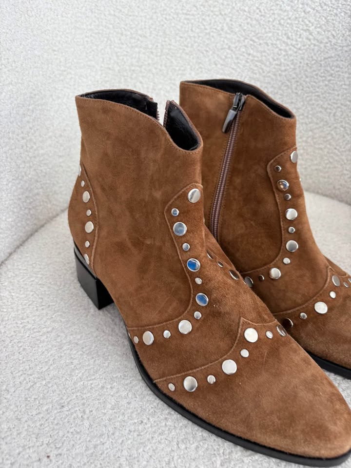 Laura Bella Boots - size 40