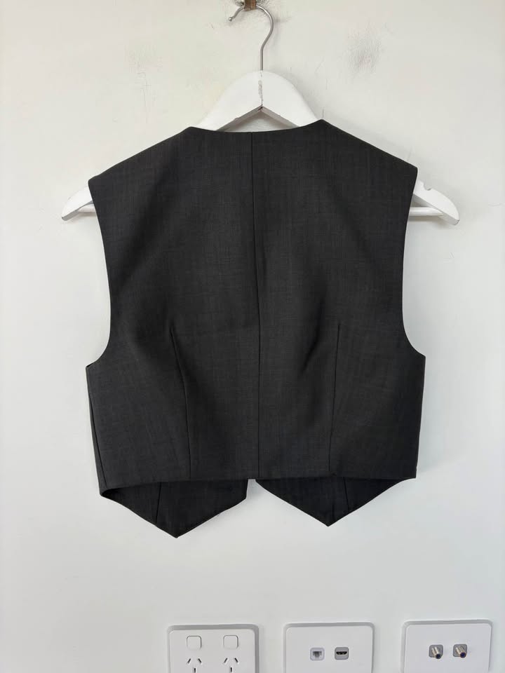 Camilla and Marc vest - size 8