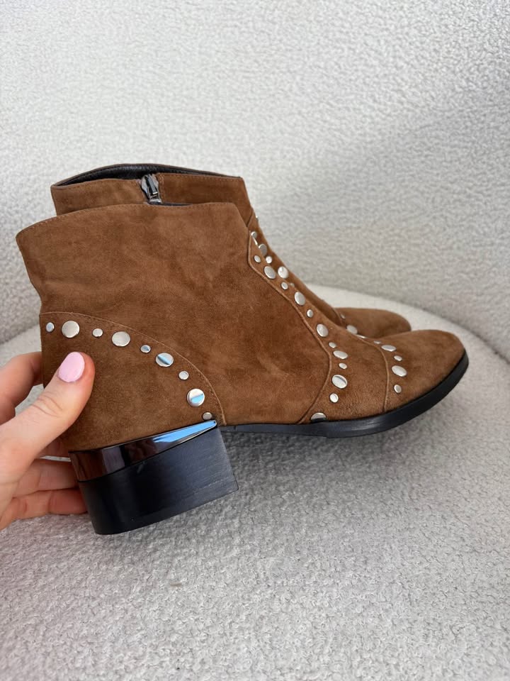 Laura Bella Boots - size 40