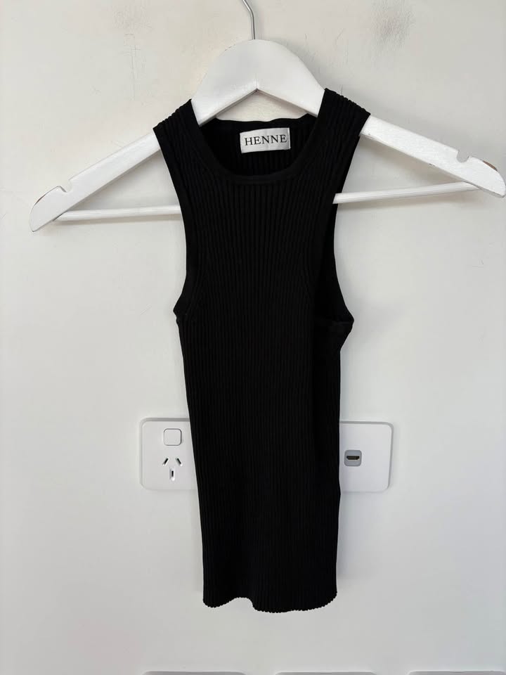 HENNE Tank Top - size xs