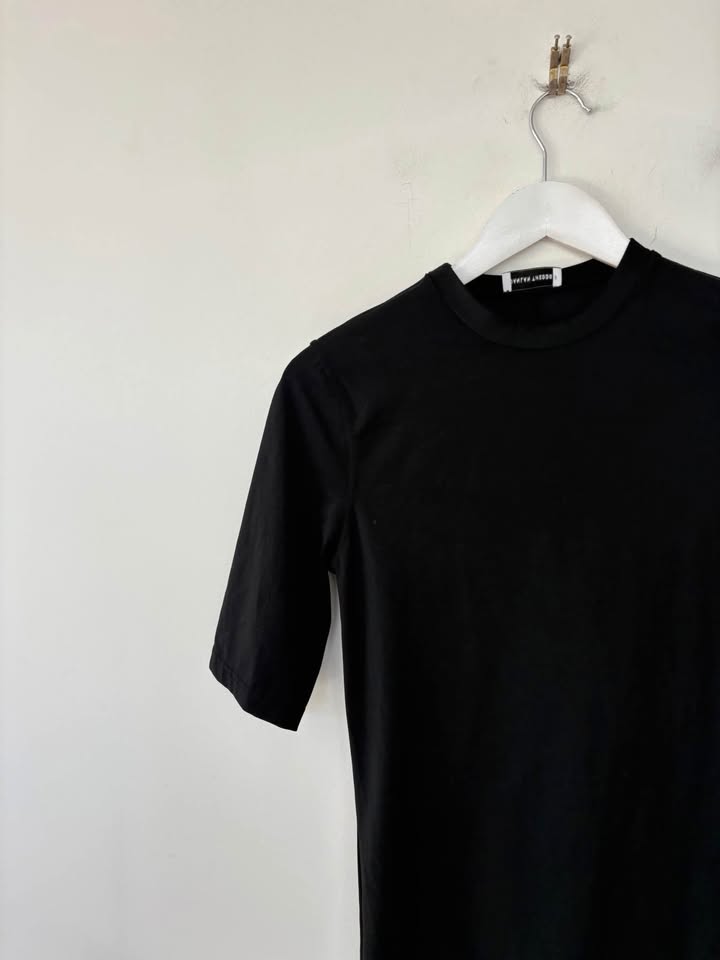 Scanlan Theodore Stretch Tee - size small