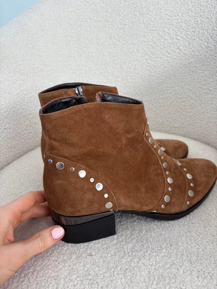 Laura Bella Boots - size 40