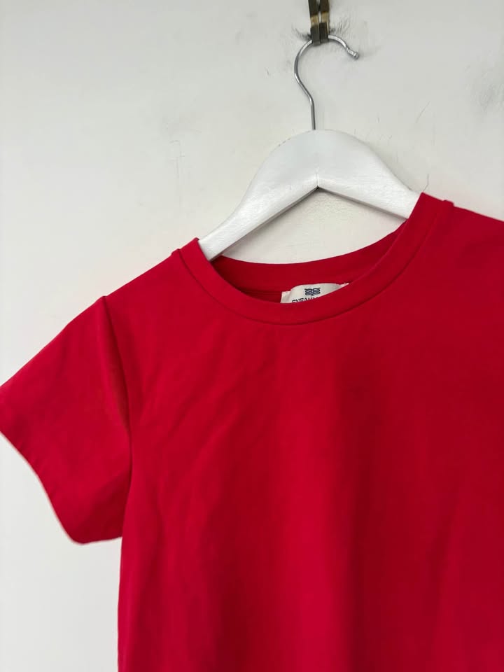 Sneaky Link T-shirt - Size Small