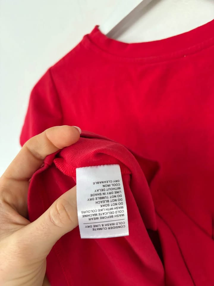 Sneaky Link T-shirt - Size Small