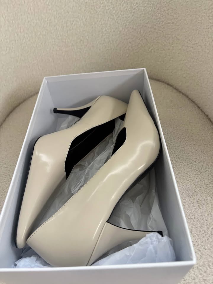 Witchery Cream Heels - Size 41