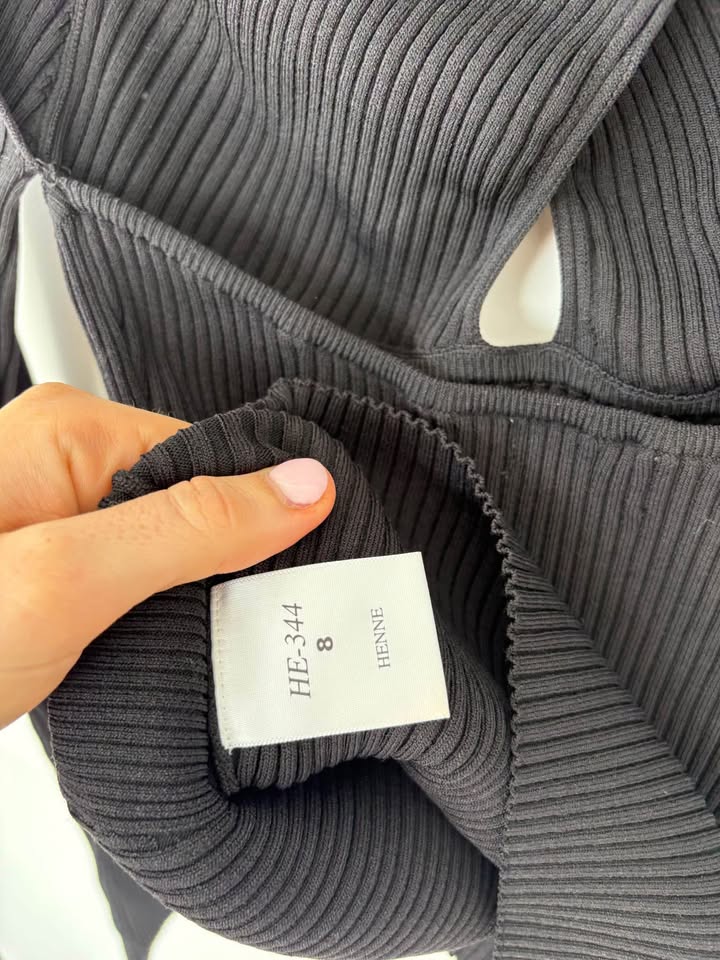 Henne Long Sleeve Top - Size 8