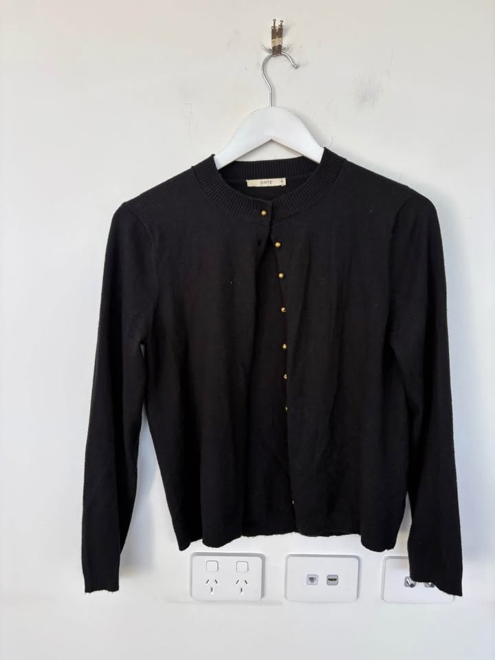 Onte Cardigan - Size Small