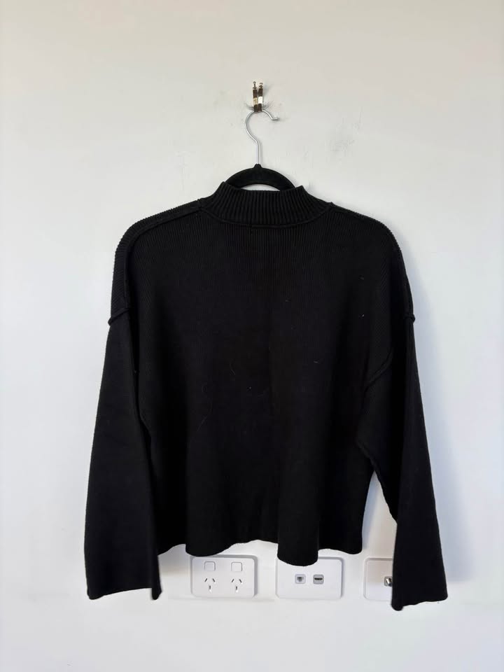 Henne Jumper - Size XS/S